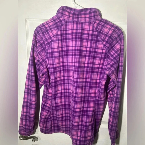 The North Face Fleece 1/4 Zip Pull Over. Purple and Pink plaid. Size Medium. - Picture 8 of 9